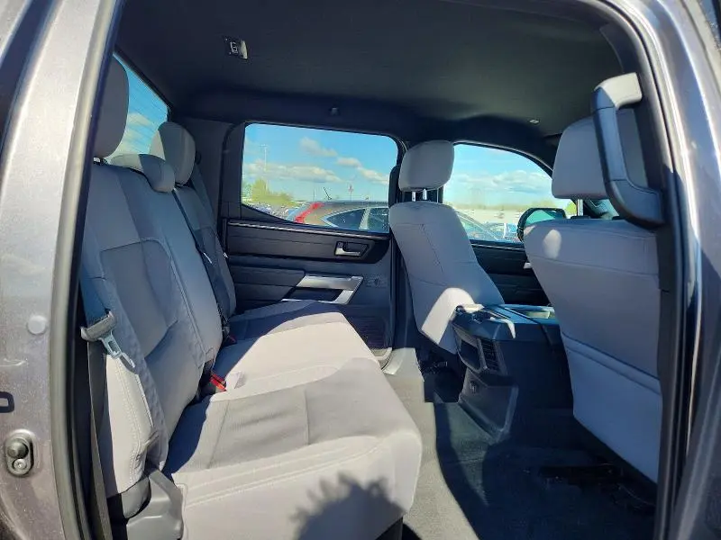 2025 TOYOTA TUNDRA SR5  