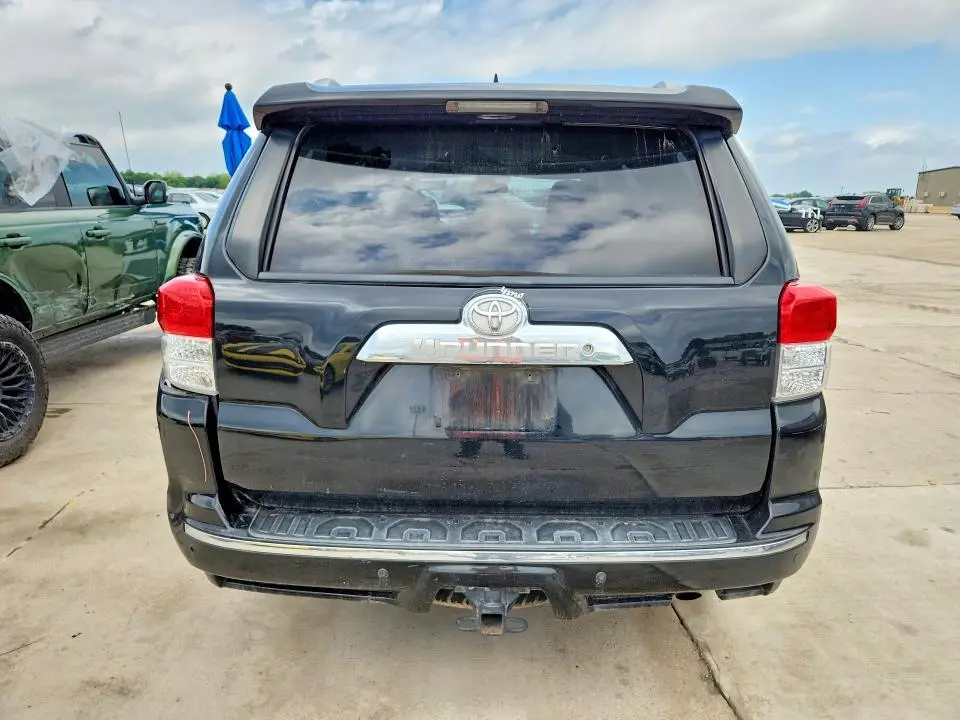 2013 TOYOTA 4RUNNER SR5  