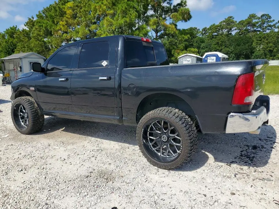 2016 RAM 1500 SLT  
