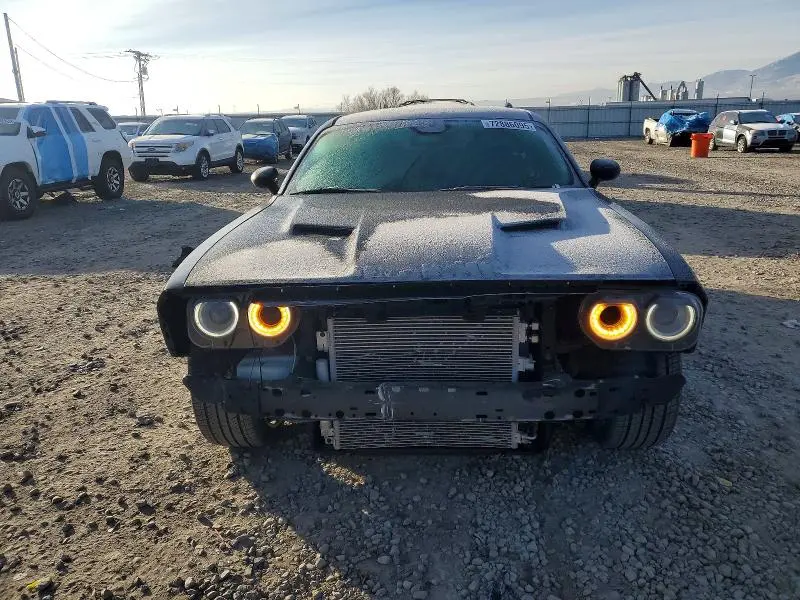 2016 DODGE CHALLENGER SXT  