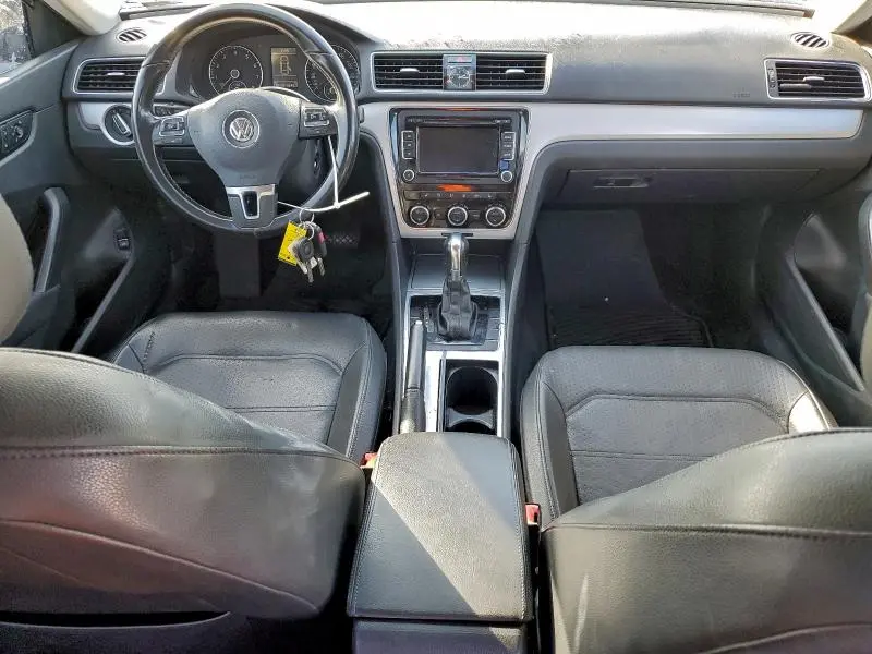 2012 VOLKSWAGEN PASSAT SE  