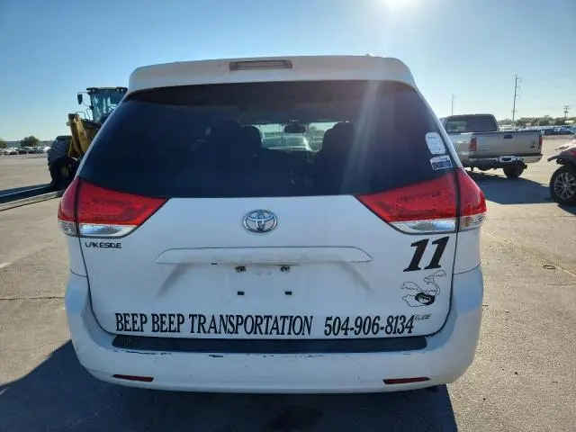 2011 TOYOTA SIENNA LE  