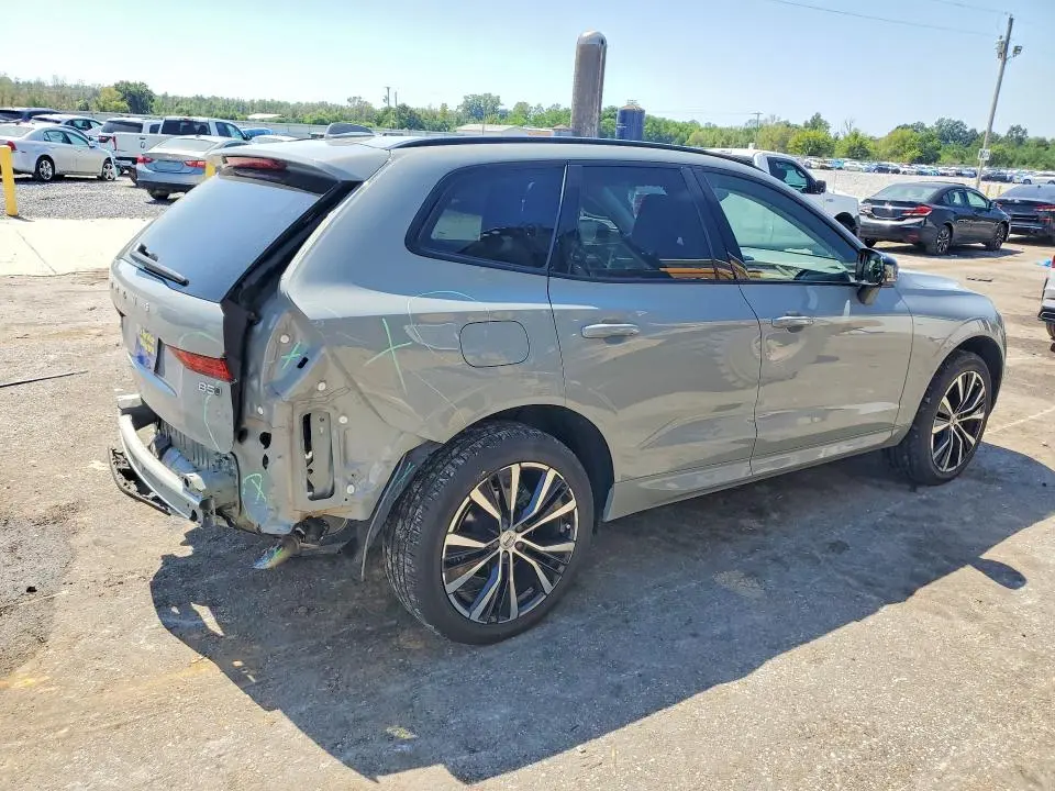 2025 VOLVO XC60 PLUS  