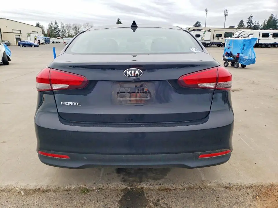 2018 KIA FORTE LX  