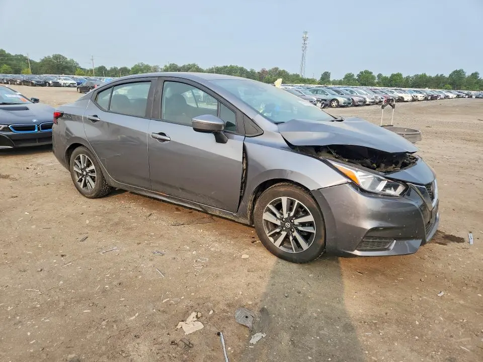 2021 NISSAN VERSA SV  