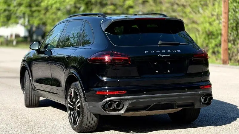 2017 PORSCHE CAYENNE   