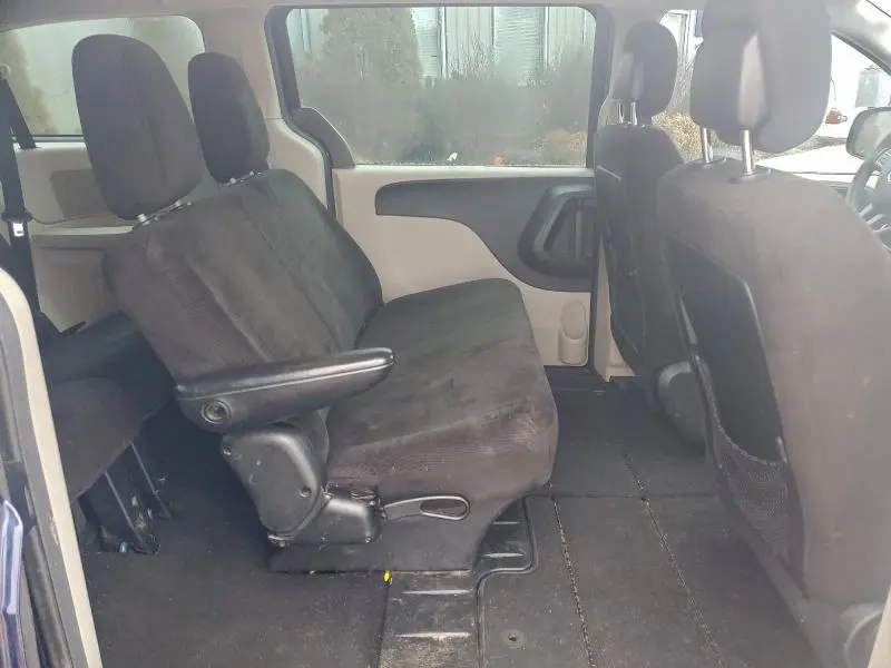 2013 DODGE GRAND CARAVAN SE  