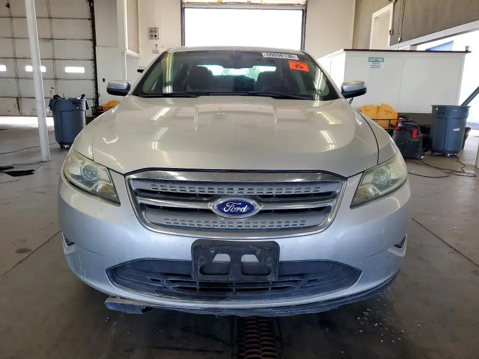 2011 FORD TAURUS SEL  