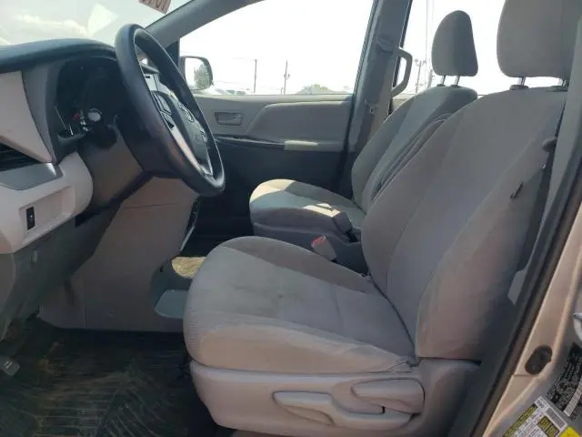 2017 TOYOTA SIENNA   
