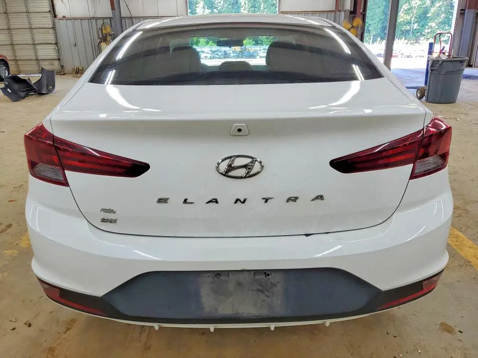 2020 HYUNDAI ELANTRA SE  