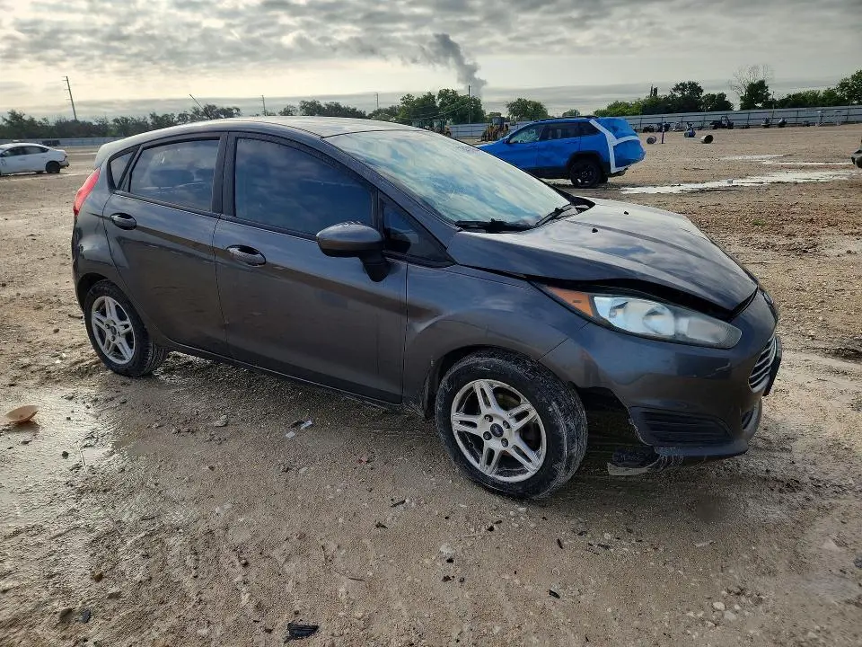2017 FORD FIESTA SE  