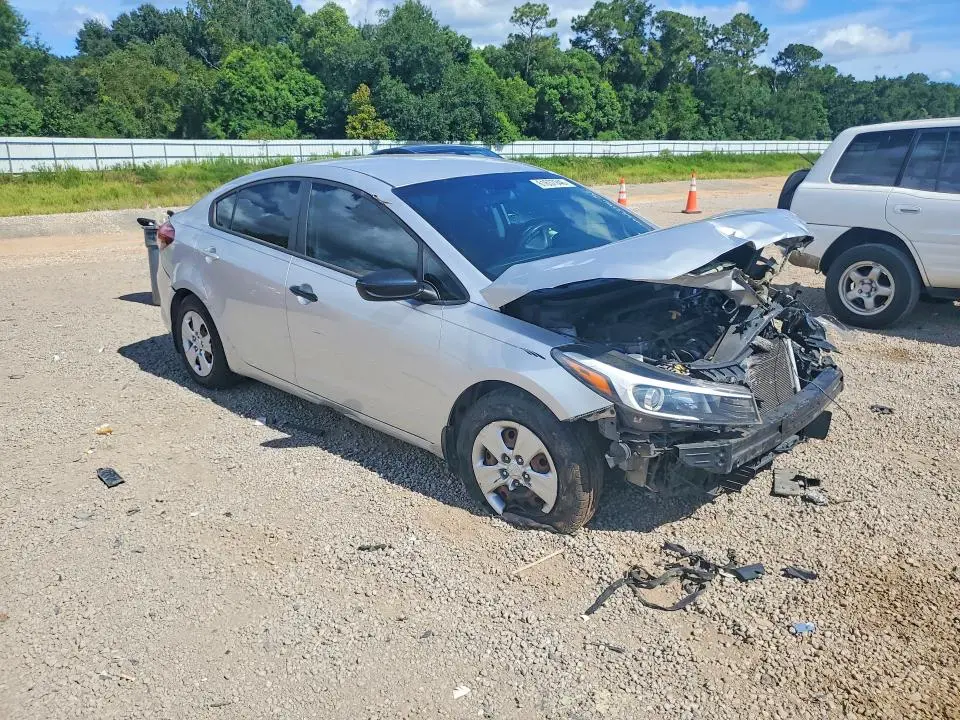 2017 KIA FORTE LX  