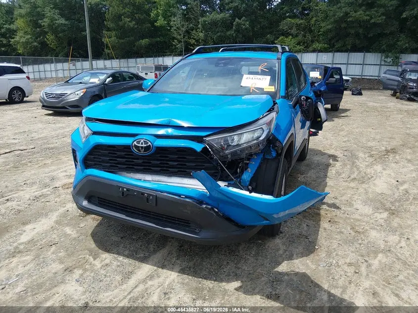 2021 TOYOTA RAV4 XLE
