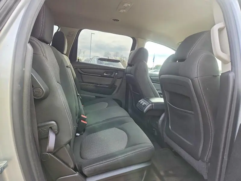 2014 CHEVROLET TRAVERSE LT  