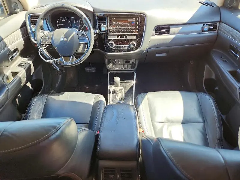 2019 MITSUBISHI OUTLANDER SE  