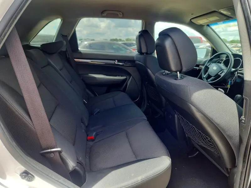 2011 KIA SORENTO LX  