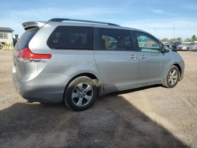 2014 TOYOTA SIENNA LE  