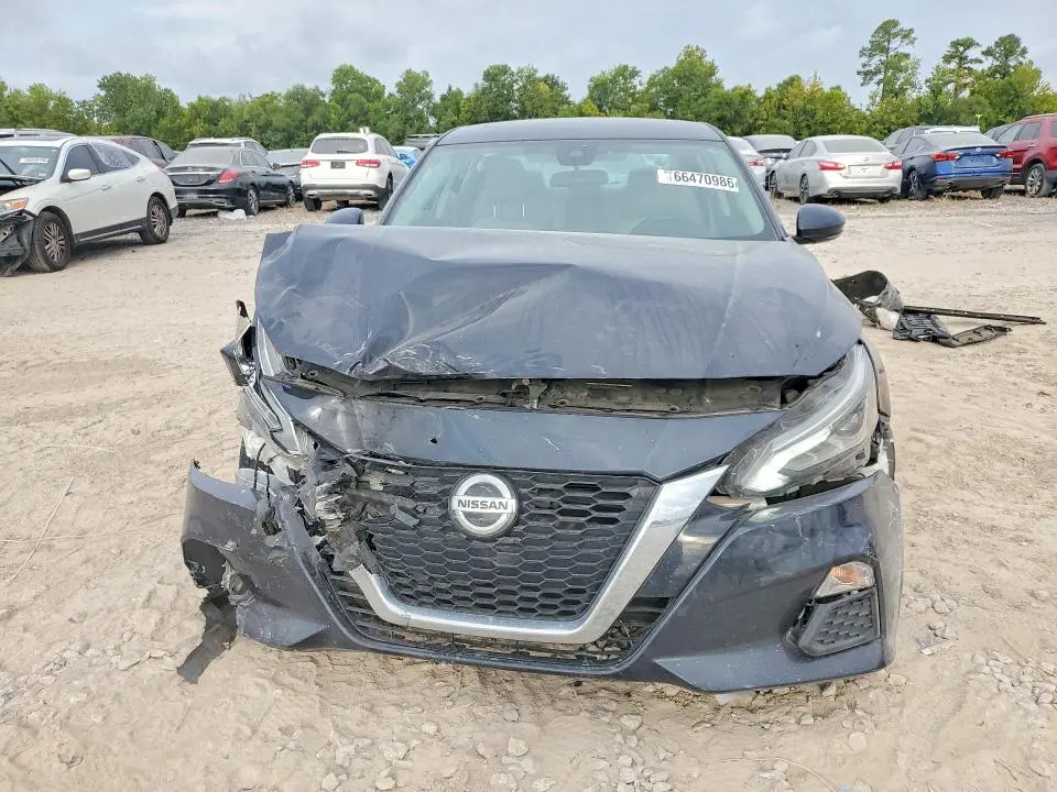 2021 NISSAN ALTIMA SV  
