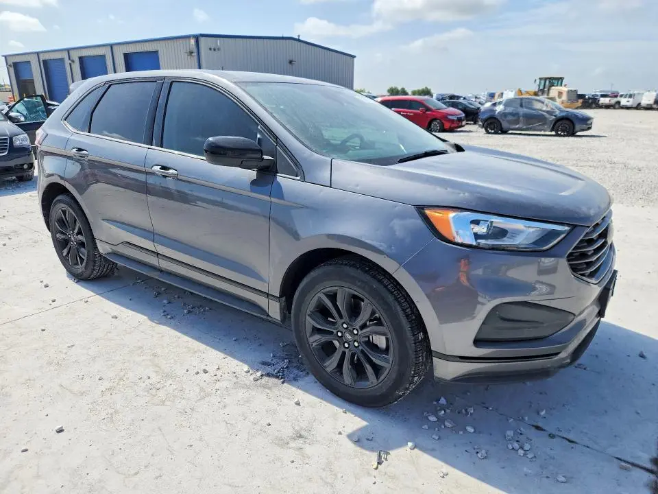 2023 FORD EDGE SE  