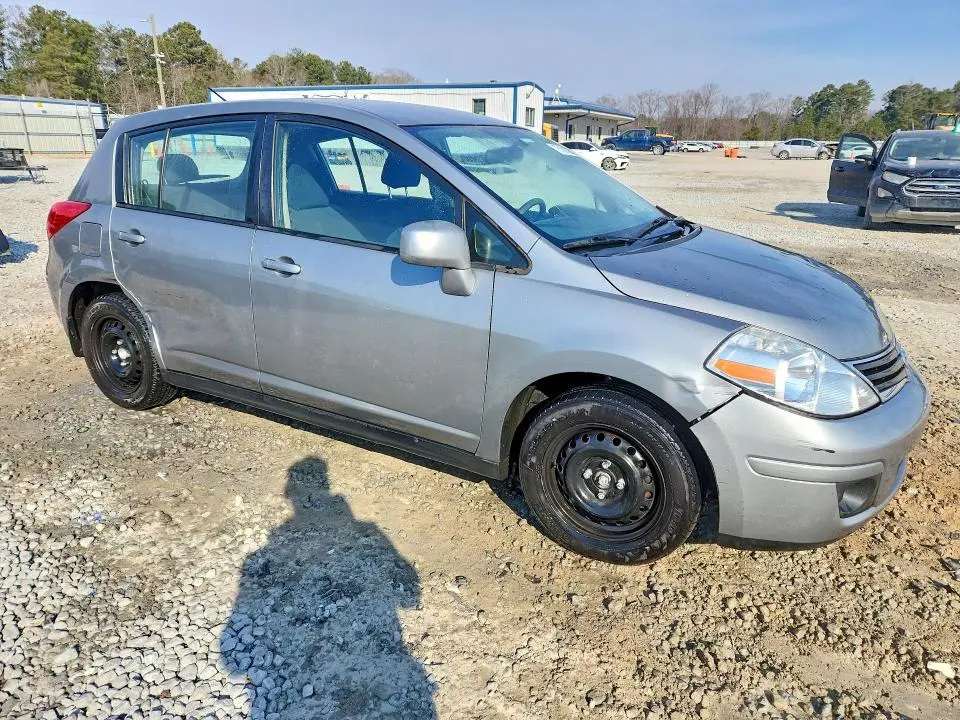 2010 NISSAN VERSA S  