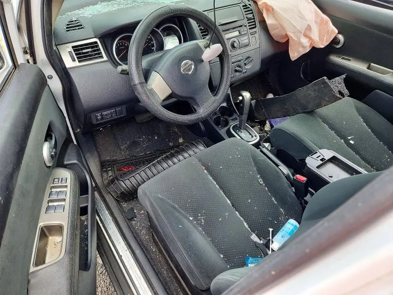 2011 NISSAN VERSA 1.8 S  
