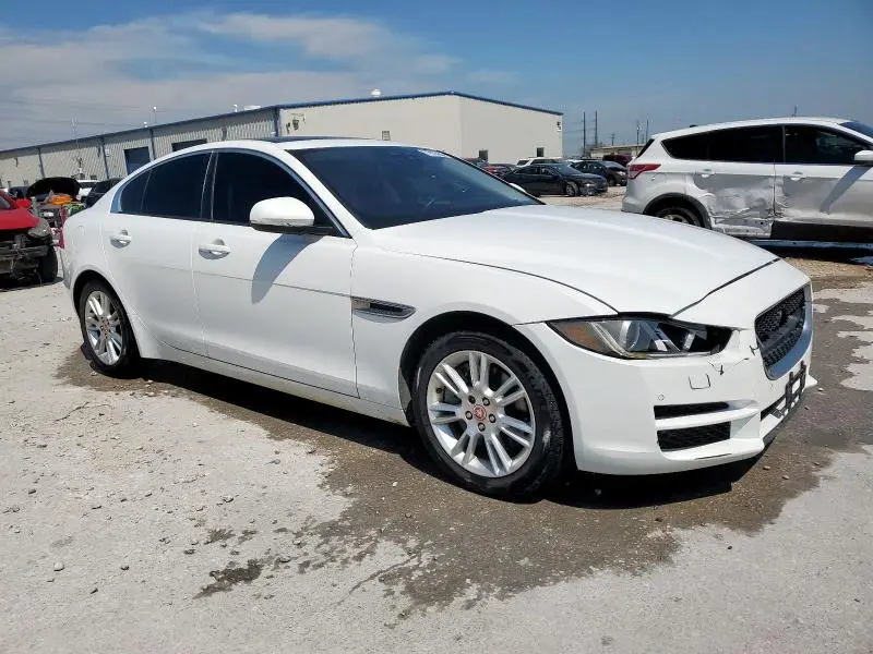 2017 JAGUAR XE PREMIUM  