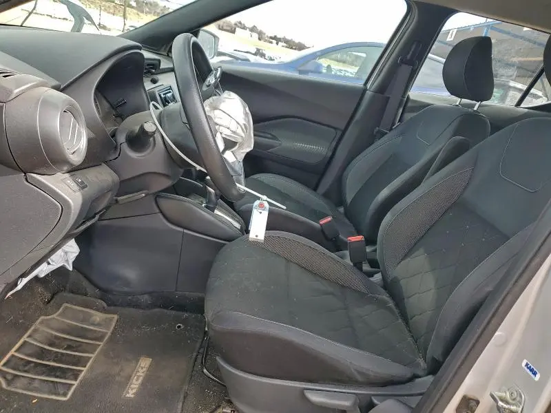 2019 NISSAN KICKS S  