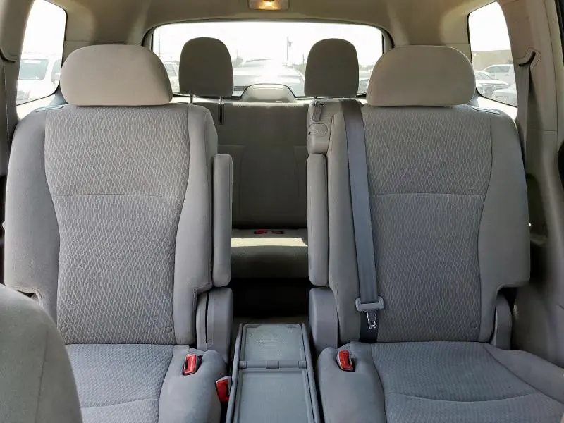 2010 TOYOTA HIGHLANDER   