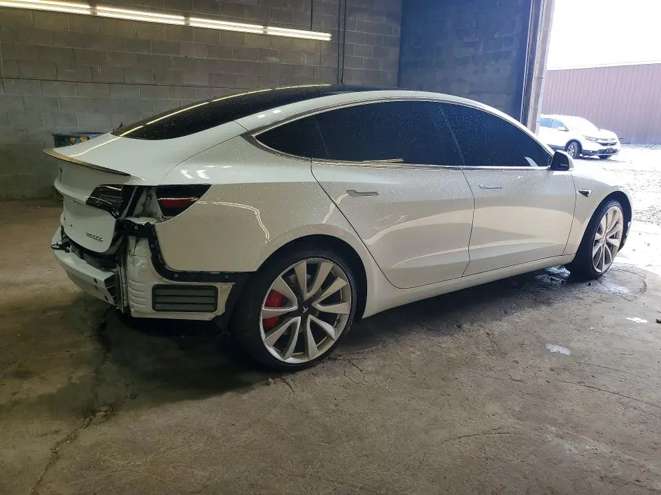 2018 TESLA MODEL 3   