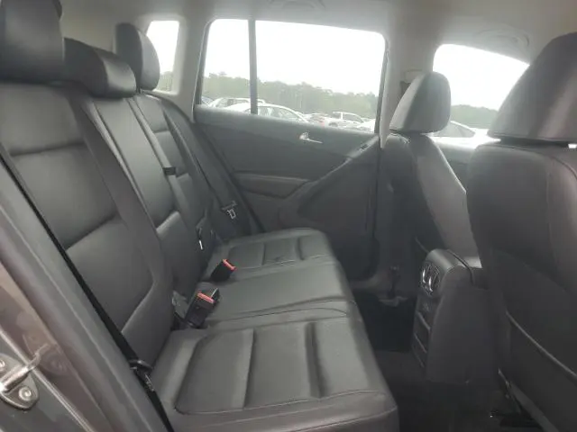 2016 VOLKSWAGEN TIGUAN S  