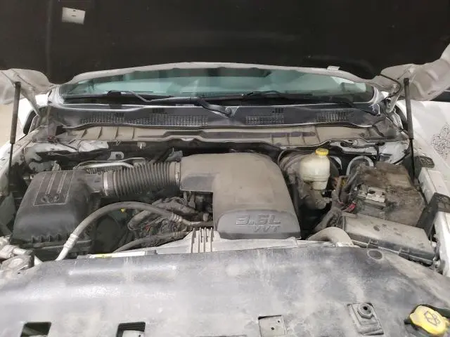 2016 RAM 1500 SLT  