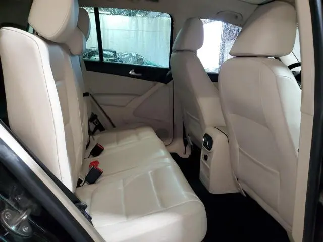 2016 VOLKSWAGEN TIGUAN S  