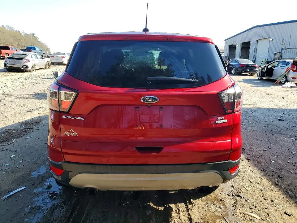 2017 FORD ESCAPE SE  