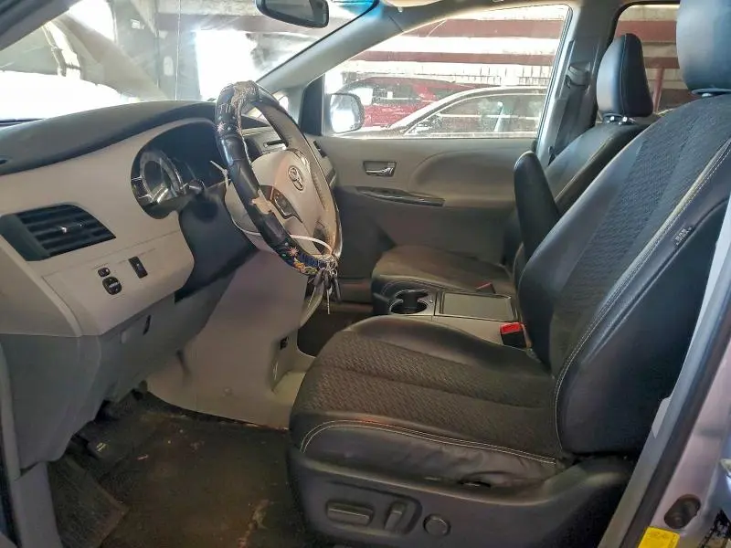 2012 TOYOTA SIENNA SPORT  