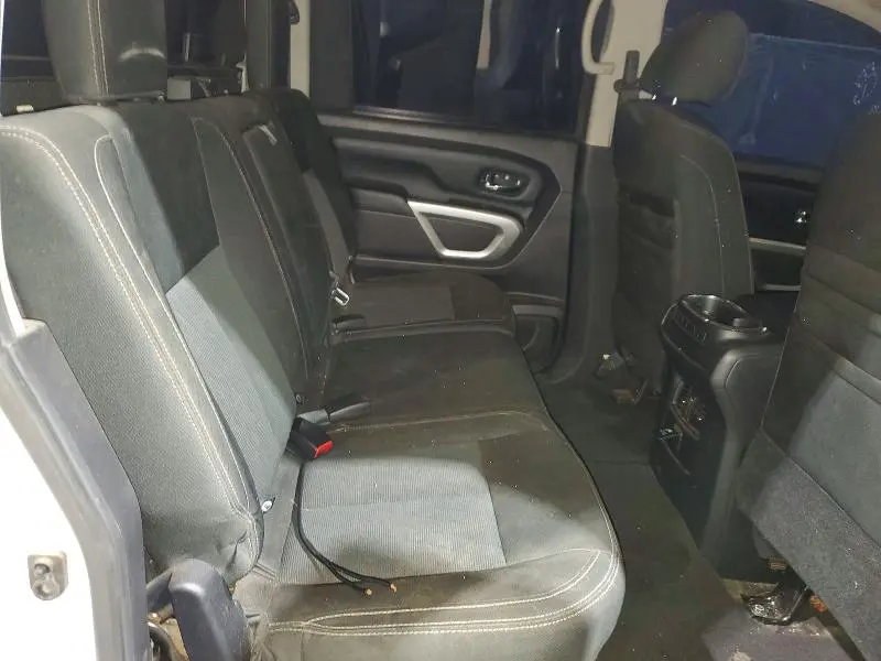 2017 NISSAN TITAN SV  