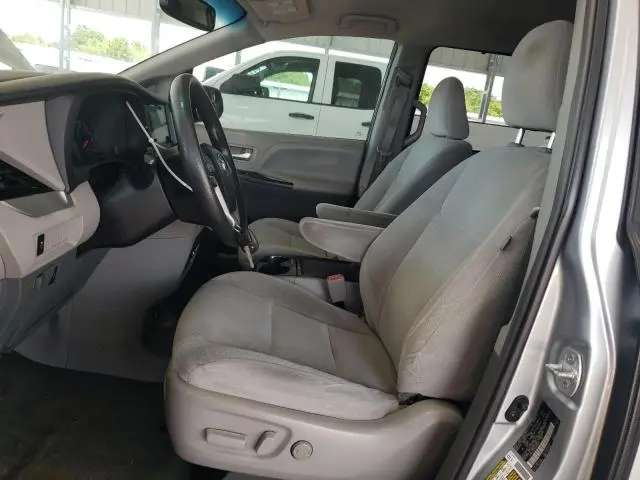 2015 TOYOTA SIENNA LE  