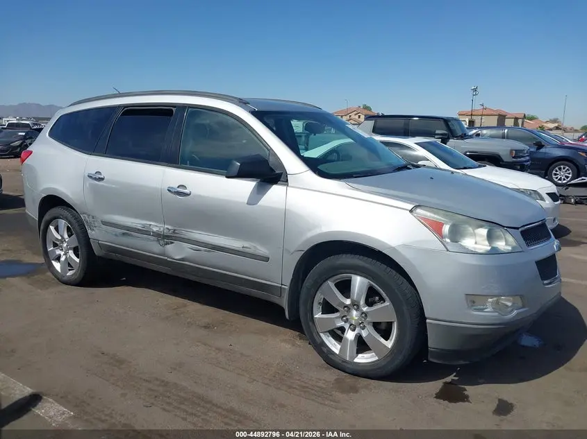 2012 CHEVROLET TRAVERSE LS