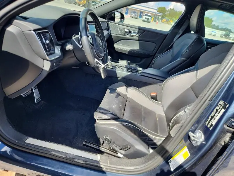 2019 VOLVO S60 T5 R-DESIGN  