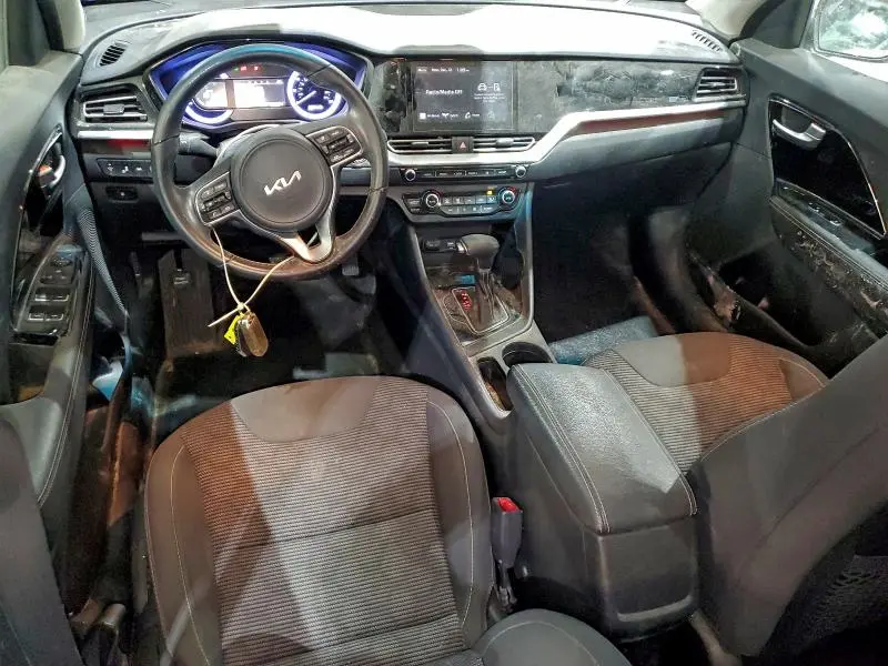 2022 KIA NIRO LX  