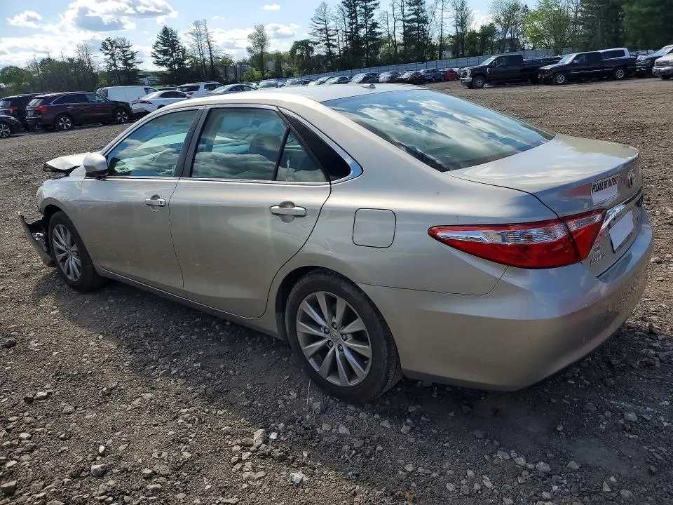 2015 TOYOTA CAMRY XLE  