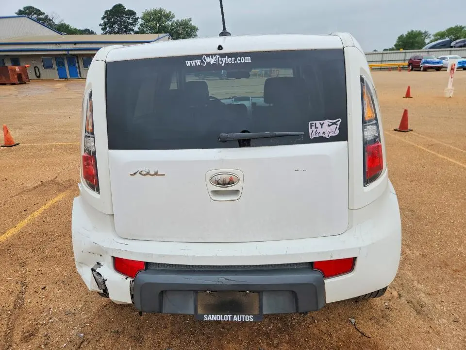 2011 KIA SOUL +  