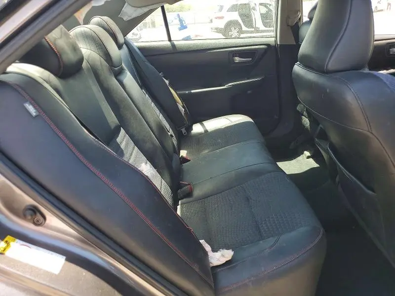 2015 TOYOTA CAMRY SE  