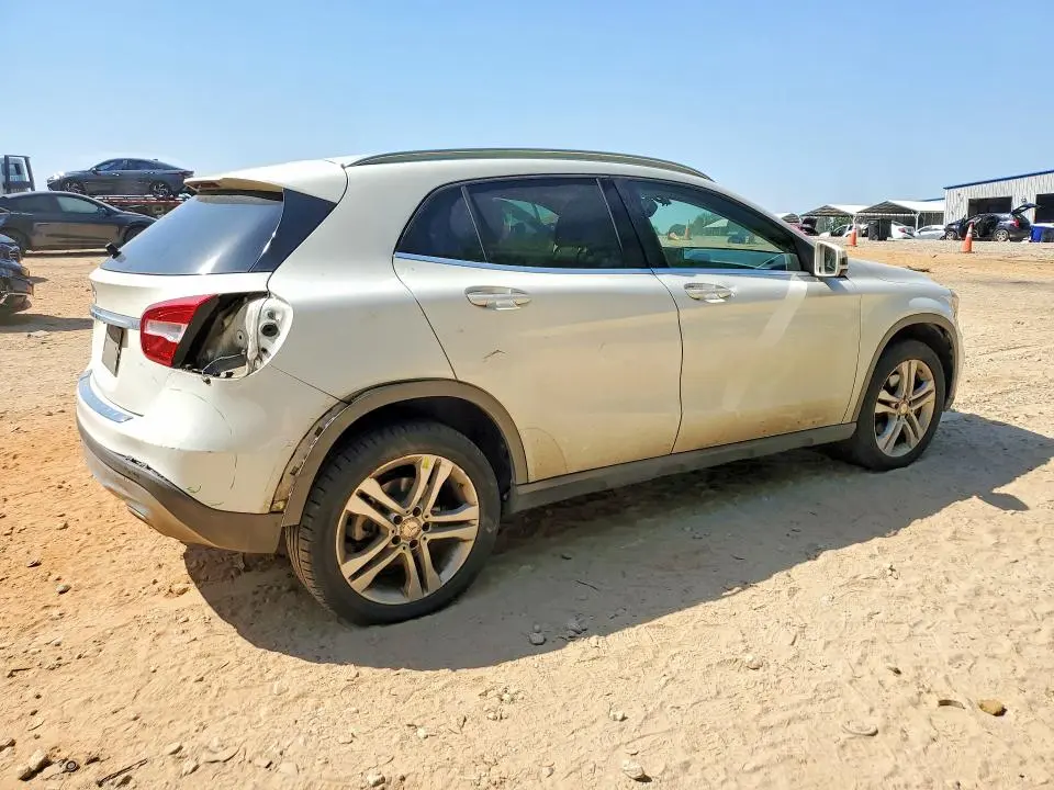 2015 MERCEDES-BENZ GLA 250  