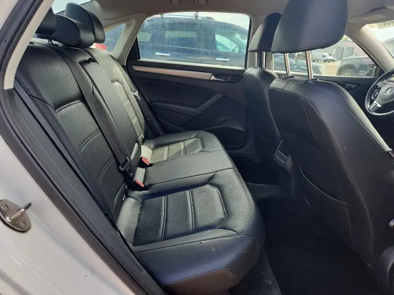 2015 VOLKSWAGEN PASSAT S  