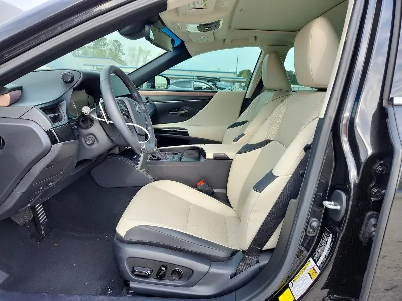 2025 LEXUS ES 300H BASE  