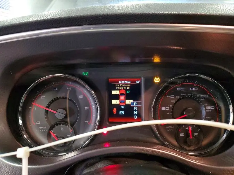 2014 DODGE CHARGER SE  