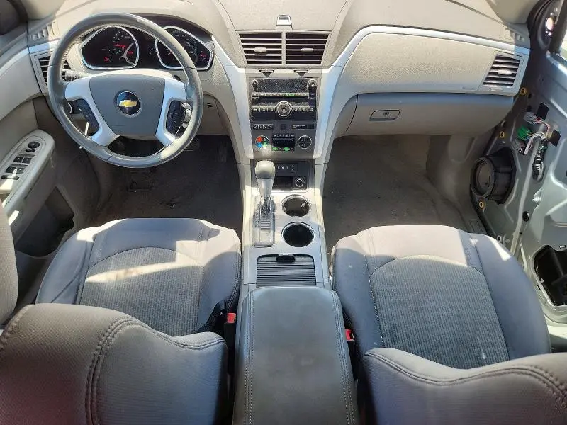 2010 CHEVROLET TRAVERSE LT  