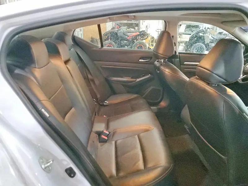 2023 NISSAN ALTIMA SR  