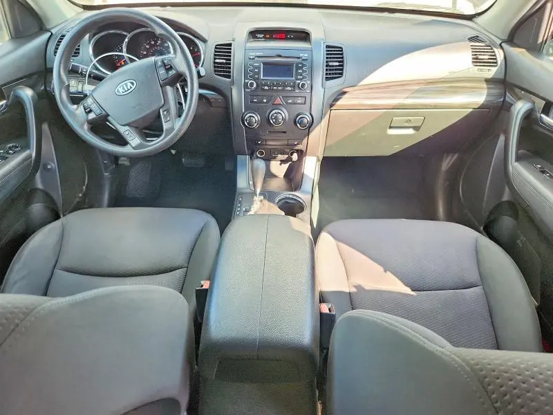 2011 KIA SORENTO LX  