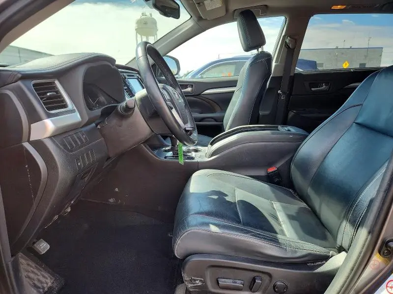 2015 TOYOTA HIGHLANDER XLE  